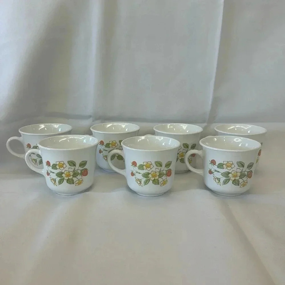 🍓Vintage Corelle Strawberry Sundae Coffee Tea Cups Set of 7🍓